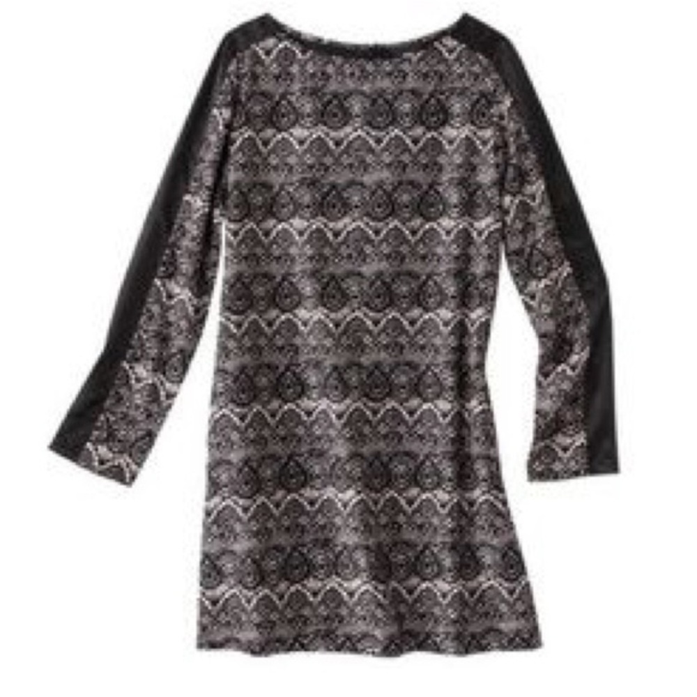 Mossimo Long Sleeve Shift Dress- Black Lace Print